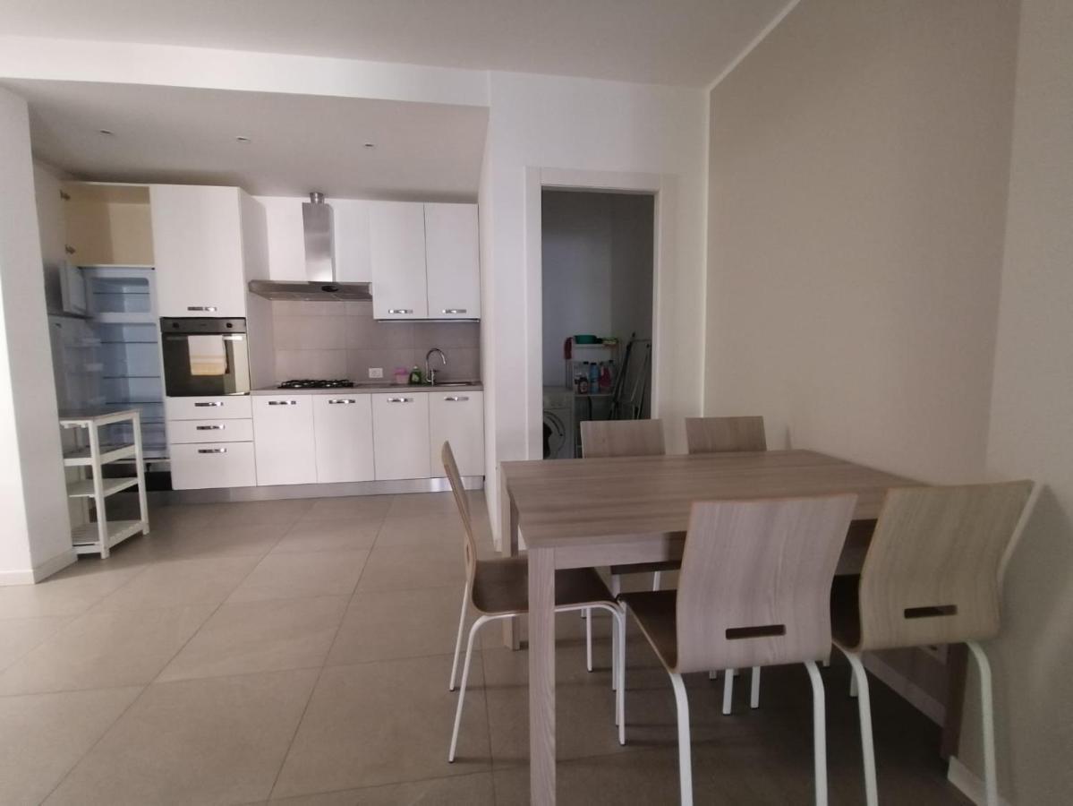 Lucky Apartment 2 Σιρμιόνε Εξωτερικό φωτογραφία